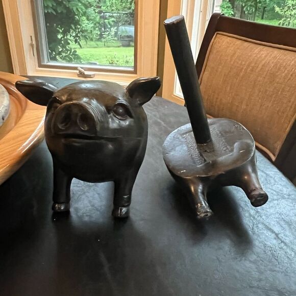 Wooden Pig Paper Towel Holder w/Metal Rod - Picture 8 of 8